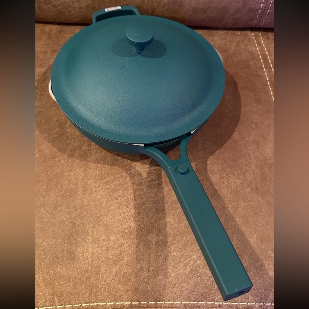 Our Place Always Pan in Eve